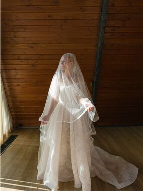 Sara Gabriel Veil with Blusher